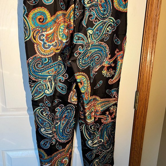 Paisley pajama-style silk pant size 6. - Picture 2 of 4